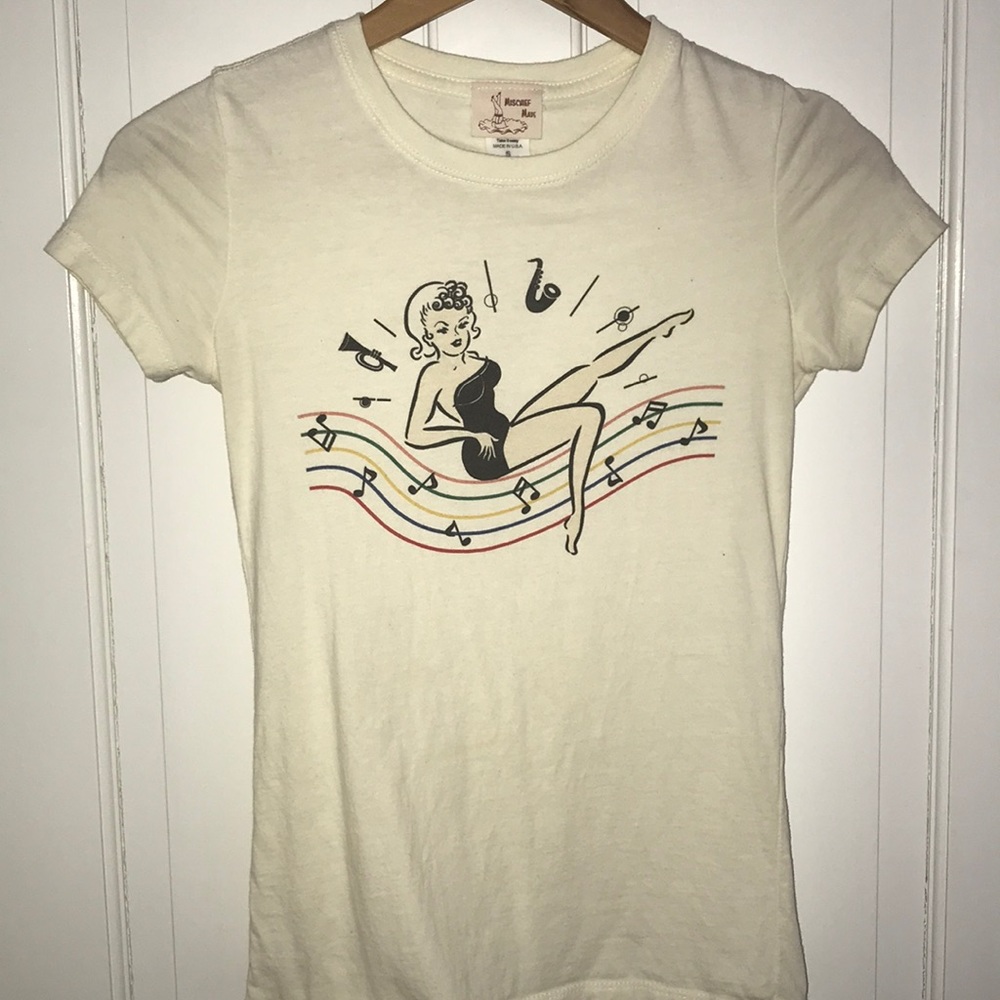 Adorable pinup tee